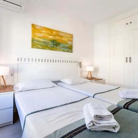 Dona Lola Patricia - Spacious 3 Bedroom Floor With Uninterrupted Sea Views - Only A Few Meters To Calahonda - Costa Del Sol - Cs188 *